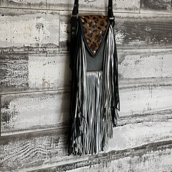 Leopard & metallic 8”x6”x3” Leather purse made in USA
A true statement piece! - Picture 5 of 15